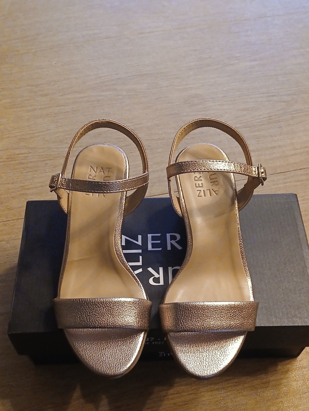 Naturalizer Sandal Metallic Heels Like New